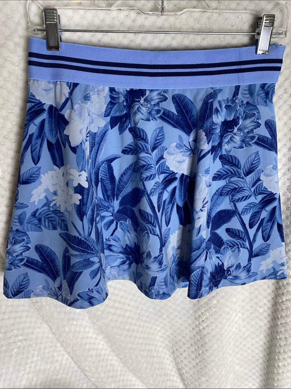 Tommy Bahama Everyday Active Blue Floral A-Line Skort